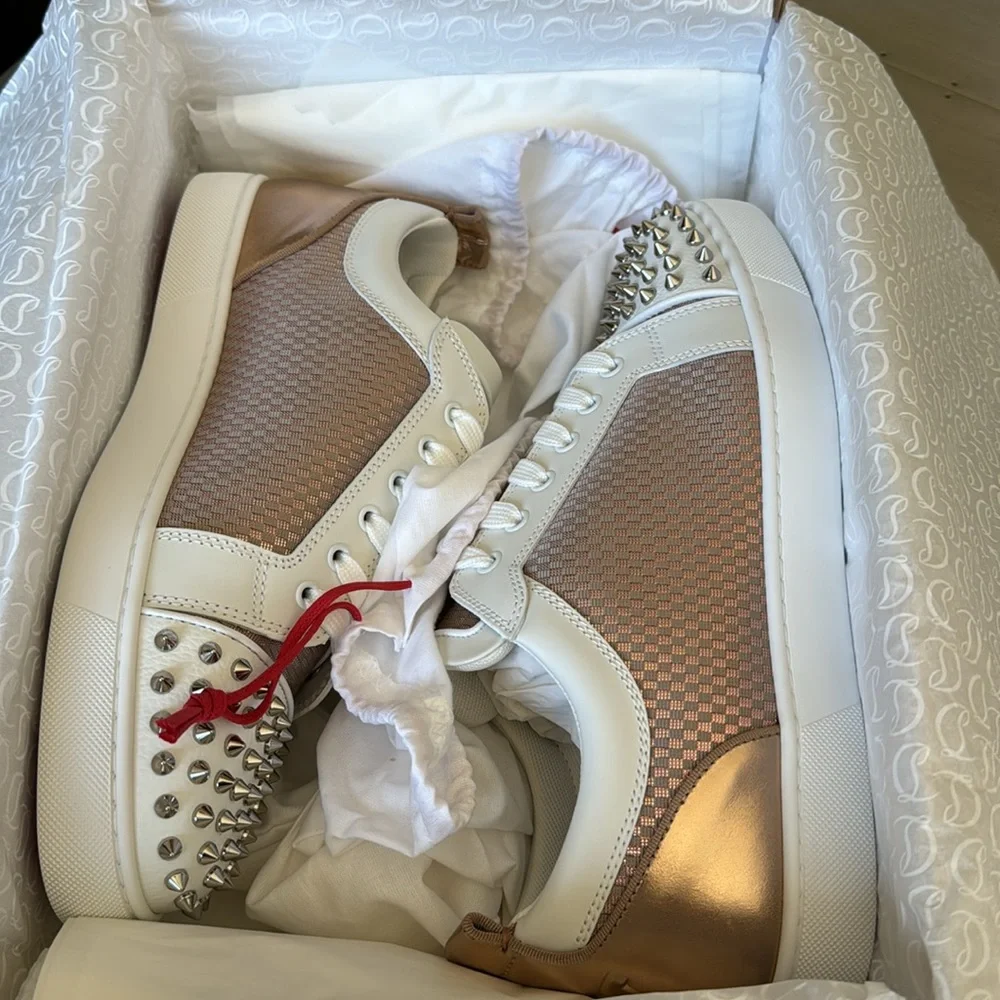 Christian Louboutin varsijunior spikes duo flat sneaker trainer white bronze 44